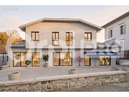 local commercial 68 m²