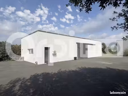 local d'activité 150 m²