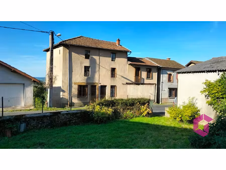 deux maisons de bourg à rénover  garage  jardin attenant et