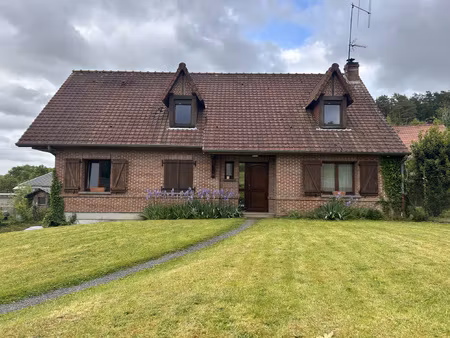 propriété proche du centre poix de picardie