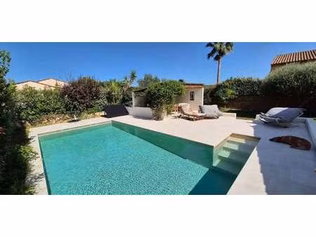 villa avec piscine cogolin (83)