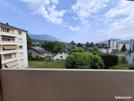 t3 traversant de 69 m² avec 2 balcons – bassens – 192 000