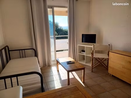 studio avec parking
