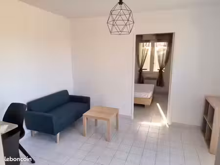 t2 meublé avec jardin