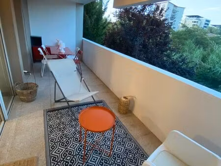 tres agréable f2 dans la verdure