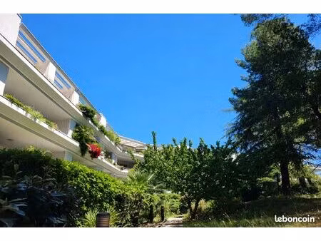 appartement dernier étage dans résidence grand standing