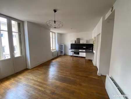 f3 rue gabriel mouilleron