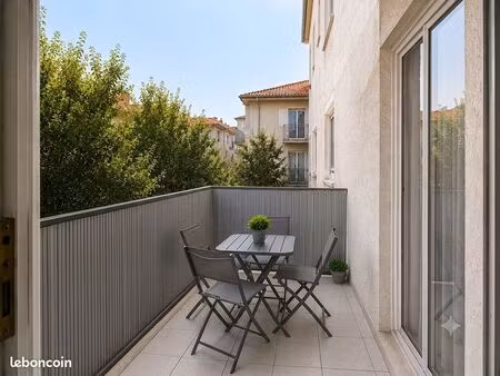 appartement entierement rénové 3 chambres