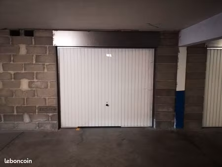 garage / box