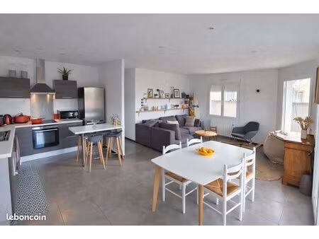 maison 3 chambres avec jardin à louer de septembre à juin