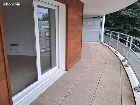 a louer t2 40m2 +terrasse 15m2 cholet /10 minutes a pied centre ville