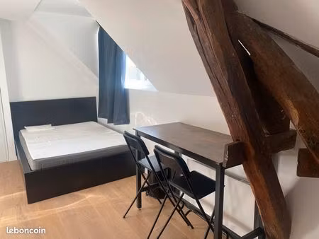 studio meublé 21 m2 refait à neuf à louer plein centre  sans frais d’agence