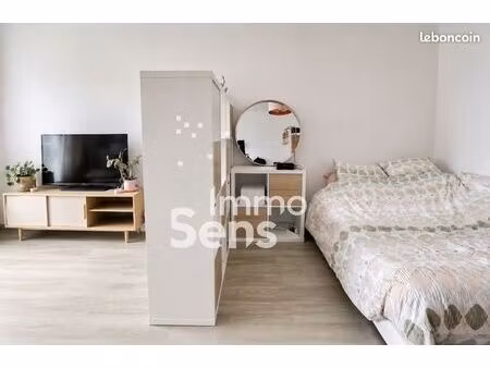 studio 1 pièce 32 m²