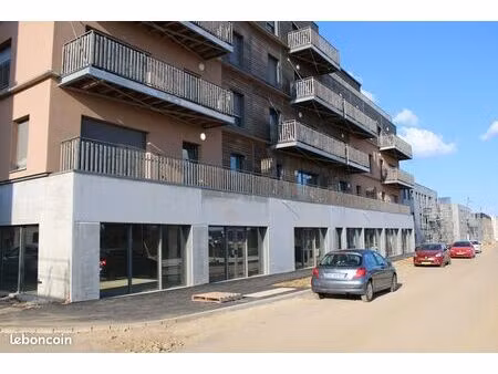 cellule commerciale en pied d'immeuble