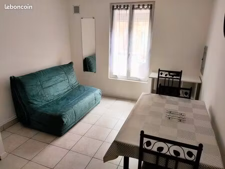 studio meublé à louer au rdc