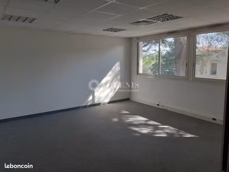 bureaux 228 m²