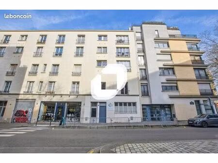 bureau 808 m²