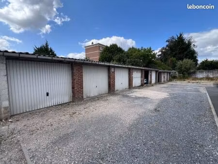 parking/box saint-amand-les-eaux
