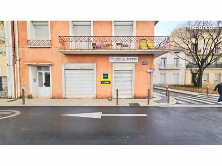 local commercial 53 m²