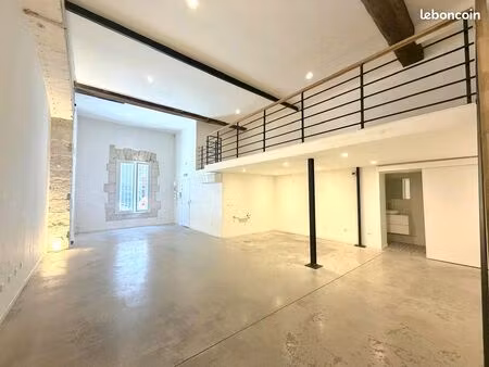 à louer – local professionnel de caractère – 85 m² – montpellier clémenceau / rondelet