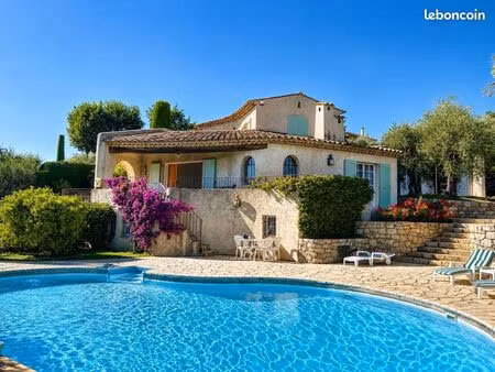 maison 6 pièces 260 m²