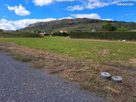 terrain à bâtir de 580 m² à issoire (63)