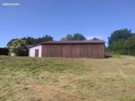 hangar 192 m²