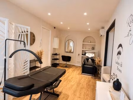 local commercial / professionnel 58 m²