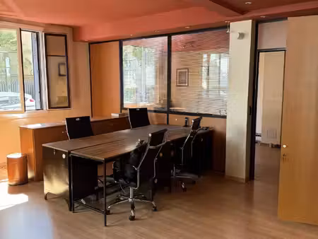 local à louer de 57 41 m² à suresnes