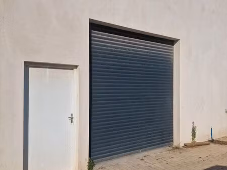 local d'activité à louer – zone artisanale de mireval