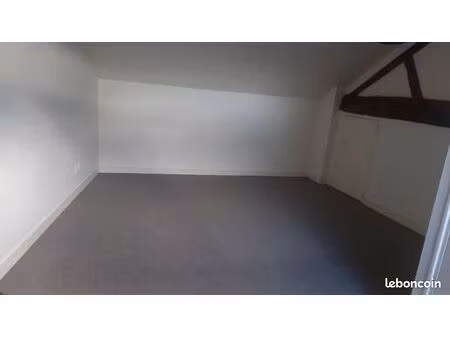 location appartement a varrains