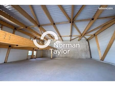 local d'activité 3 678 m²