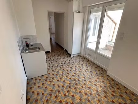 maison rénovée avec garage + terrasse – ars-sur-moselle centre