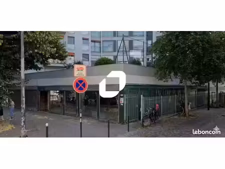 local bureaux 544 m²