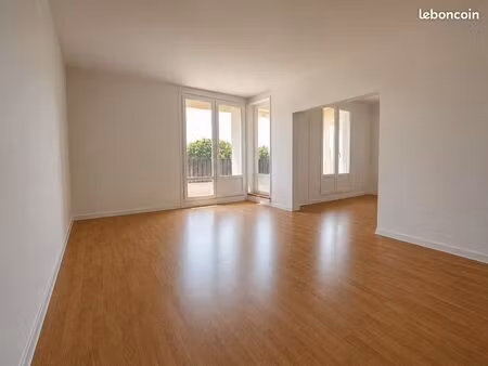 appartement t4/t5 avec cave et garage