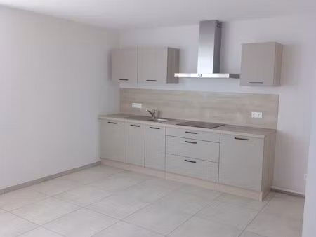 logement neuf  cuisine équipée et douche italienne