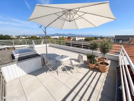 superbe f5 lumineux de 95 m² avec grande terrasse panoramique et ascenseur