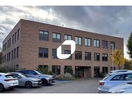 bureaux 78 m²