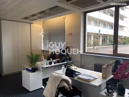 bureaux 186 m²