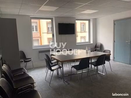 bureaux 251 m²