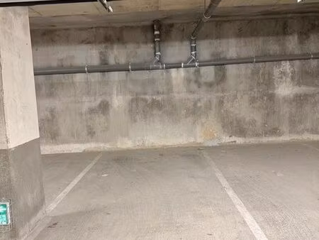 location parking / deux places