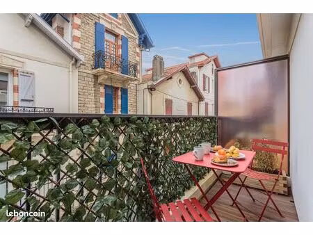 à vendre – charmant studio avec balcon et box – quartier bibi beaurivage  biarritz