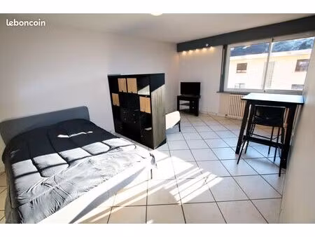 spacieux t1 32m² meublé - petite résidence