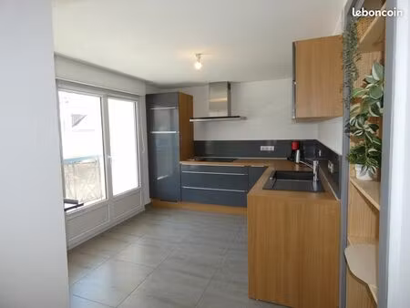 très bel appartement t3 meublé 77 m²  2 chambres  grand balcon 