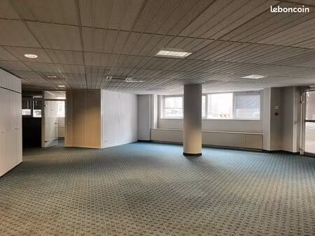bureaux 761 m²