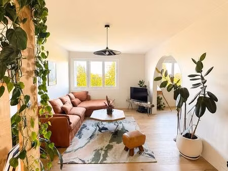 appartement entièrement rénové – 83 m² – saint-félix – dernier étage avec ascenseur – park