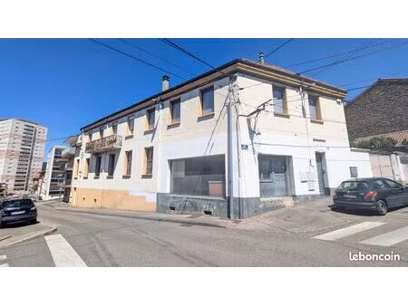 local 198 m² firminy