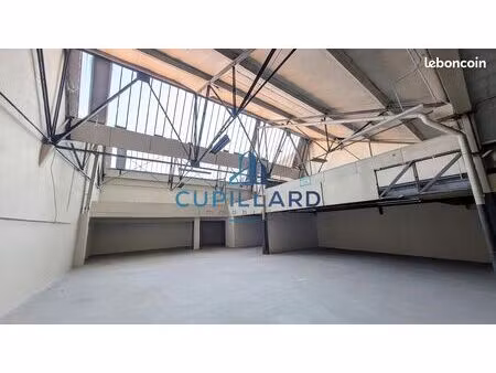 local 620 m² roanne