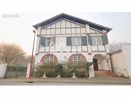 maison 6 pièces 187 m²