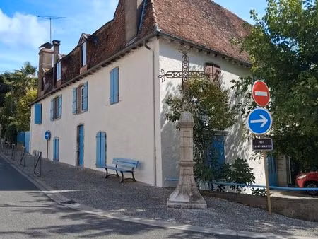 maison atypique de 1821 – art  patrimoine et potentiel